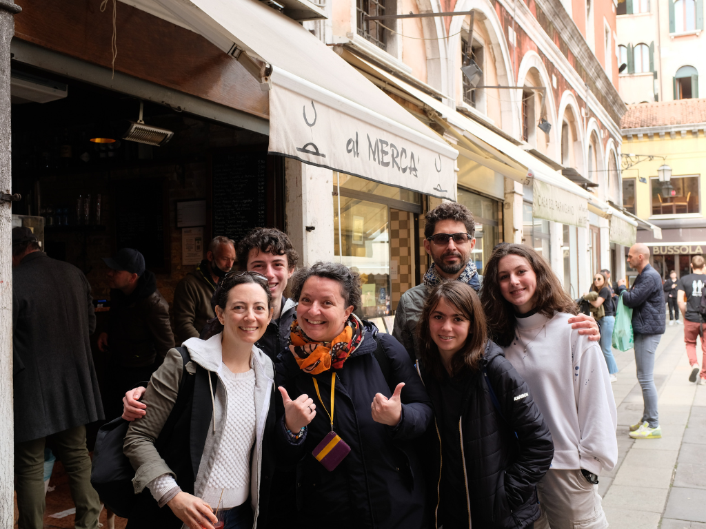 Context family touring Venice